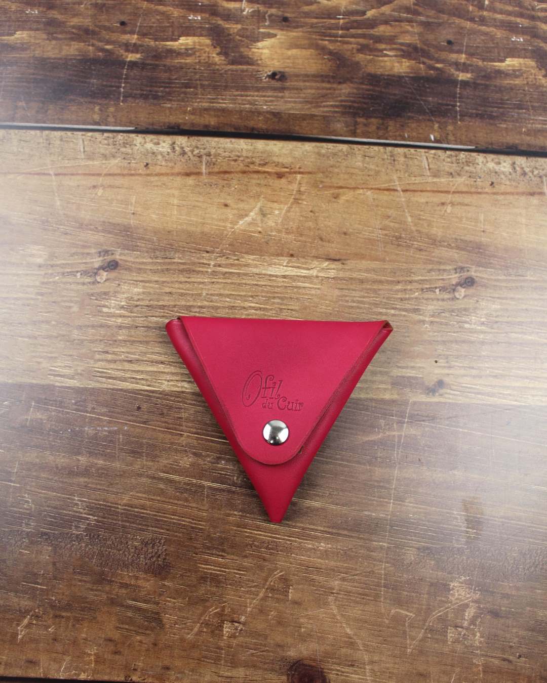 Petit-porte-monnaie-triangle-en-cuir-framboise Petit porte monnaie triangle en cuir framboise extra plat
