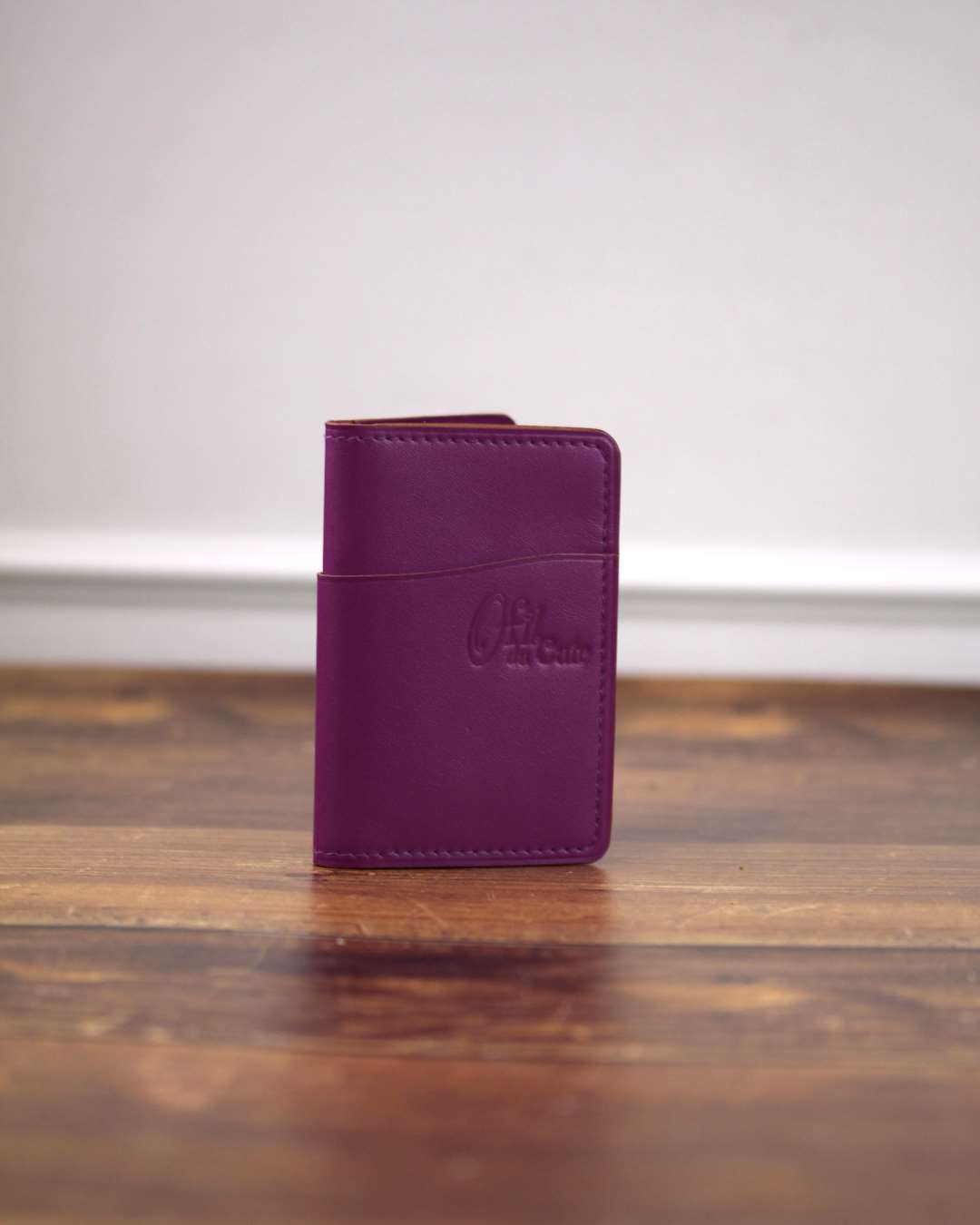 Porte-cartes-en-cuir-homme Porte cartes en cuir violet pour homme et femme