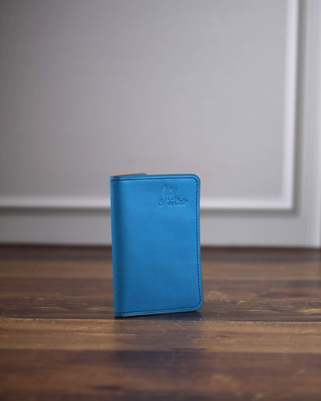 Porte-cartes-et-monnaie-en-cuir-bleu - Copie Porte cartes et monnaie en cuir bleu
