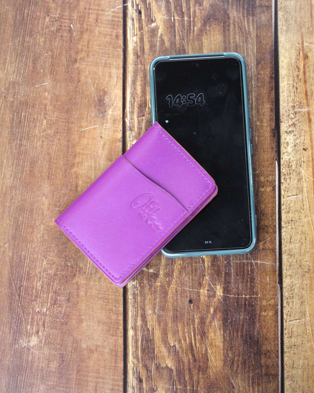 Porte-cartes-homme-en-cuir-souple Porte cartes pour homme en cuir souple et lisse fuchsia