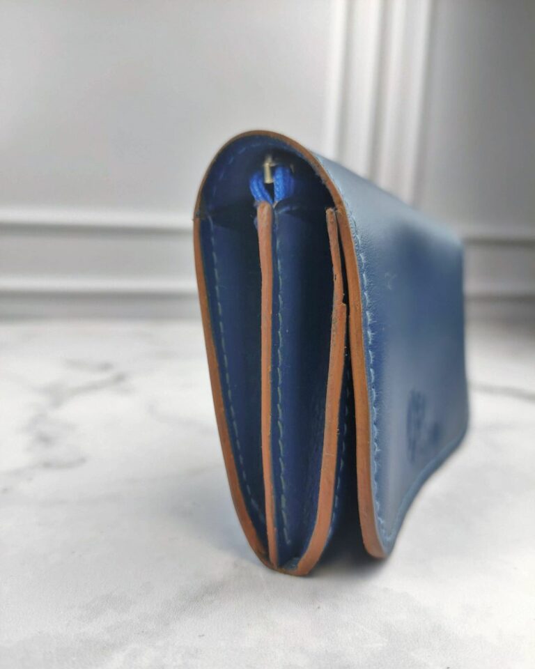 Porte monnaie original en cuir pleine fleur bleue