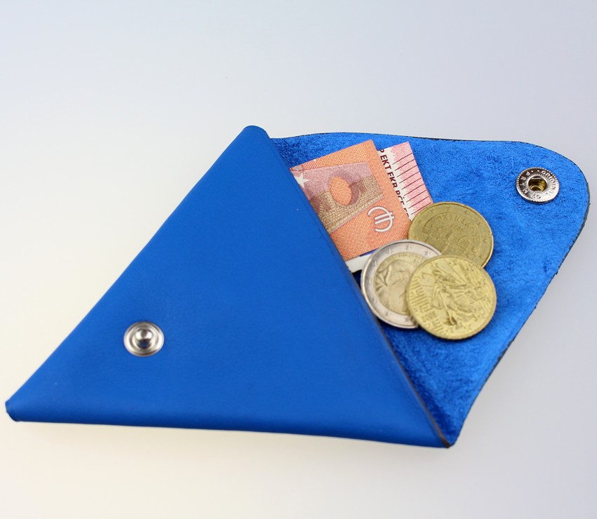 Porte-monnaie-triangle-ofilducuir-cuir-bleu-electrique-maroquinerie Porte monnaie triangle cuir homme bleu électrique accessoire
