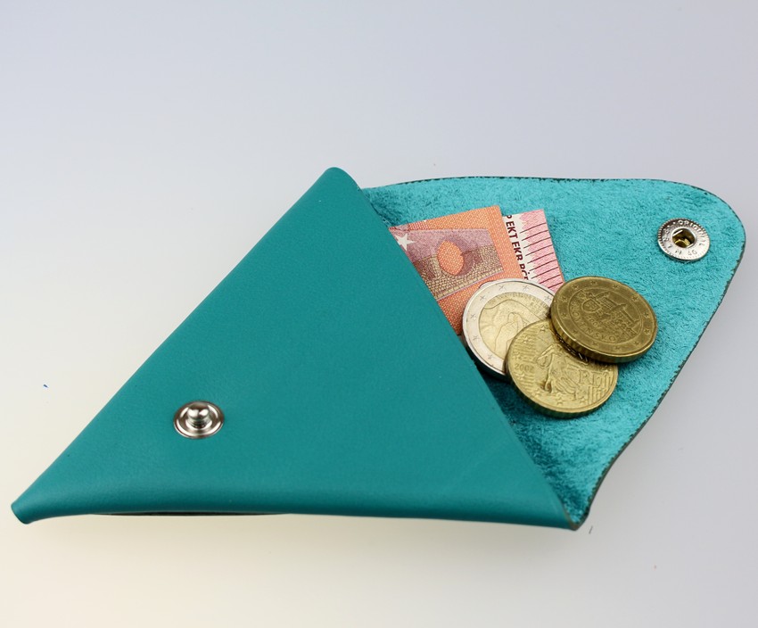 Porte-monnaie-triangle-ofilducuir-cuir-vert-maroquinerie Porte monnaie triangle cuir homme vert