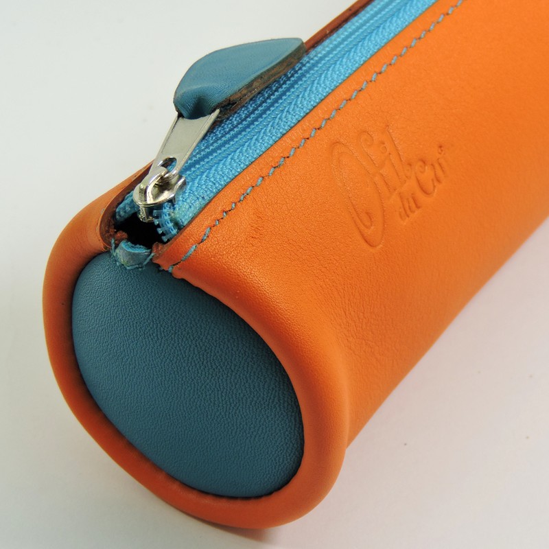 Trousse-ronde-ecolier-stylos-ofilducuir-bicolore-cuir-orange Trousse écolier stylos crayons maroquinerie-Lyon cuir bleu turquoise