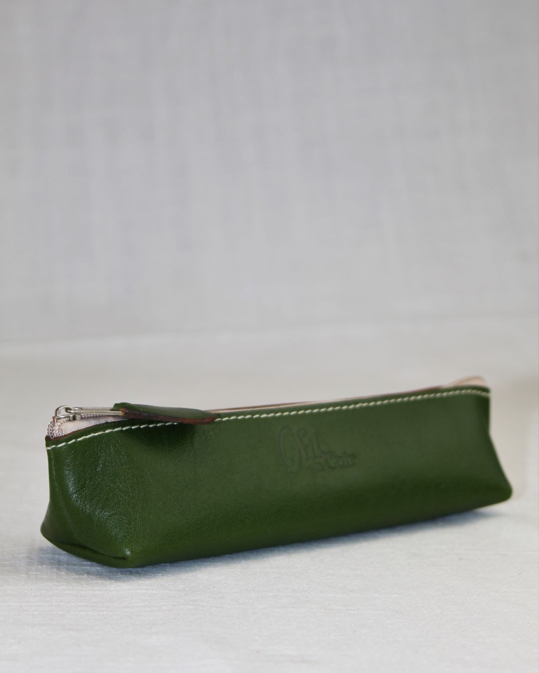 Trousse-stylos-sac-main-maquillage-cuir-ofilducuir-lyon-mornant Trousse de sac à main en cuir pour crayons ou maquillage fabriquée en cuir à Mornant