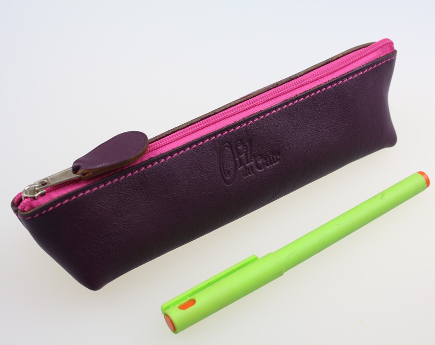 Trousse-stylos-sac-main-maroquinerie-ofilducuir-cuir-aubergine Trousse stylos maquillage cuir maroquinerie Lyon aubergine