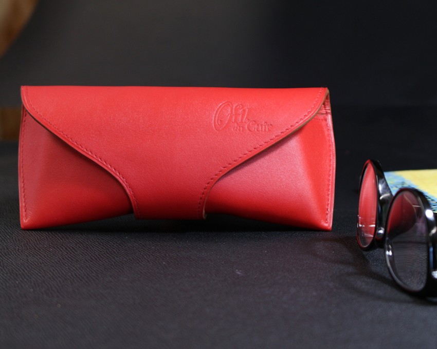 etui-lunettes-cuir-rouge-ofilducuir-accessoires étui lunettes soleil vue cuir rouge accessoires maroquinerie ofilducuir