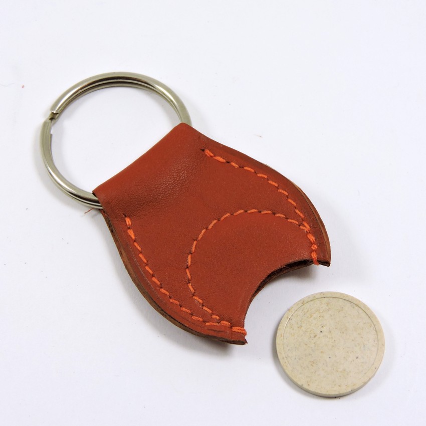 porte-clef-jeton-caddie-cuir-maroquinerie-Lyon-fauve-ofilducuir-accessoire Porte clef cuir jeton caddie bois accessoire maroquinerie Lyon fauve