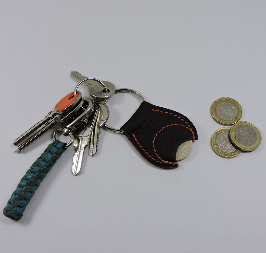 porte-clef-jeton-caddie-cuir-maroquinerie-Lyon-marron-ofilducuir Porte clef cuir jeton caddie bois maroquinerie Lyon marron