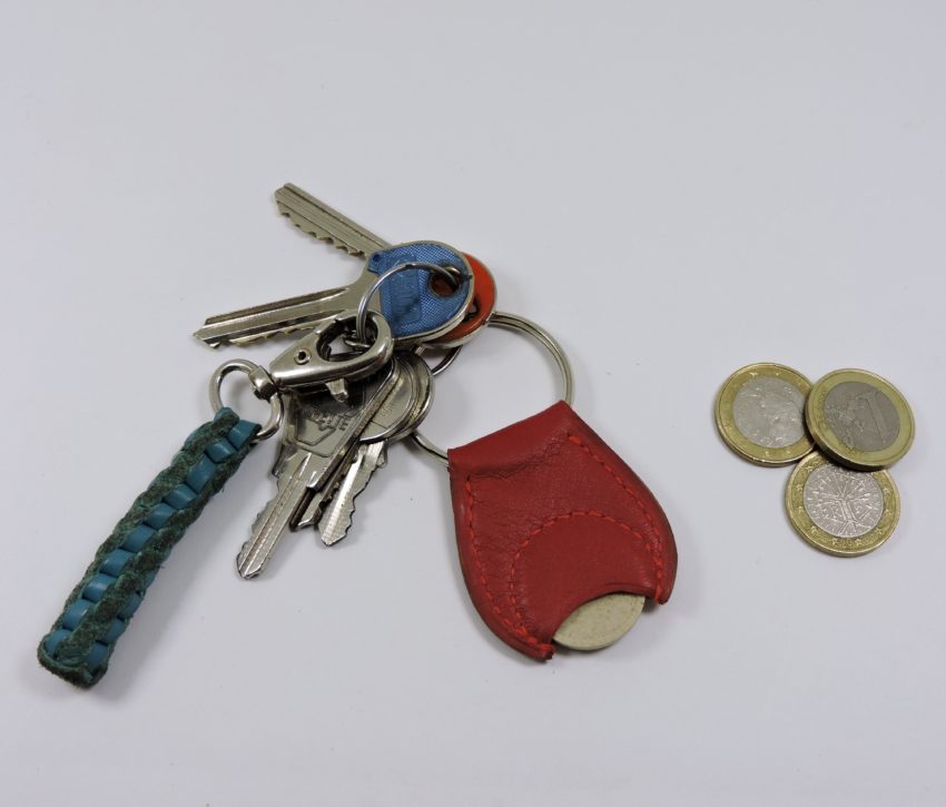 porte-clef-jeton-caddie-cuir-maroquinerie-Lyon-rouge-ofilducuir Porte clef cuir jeton caddie bois maroquinerie Lyon rouge