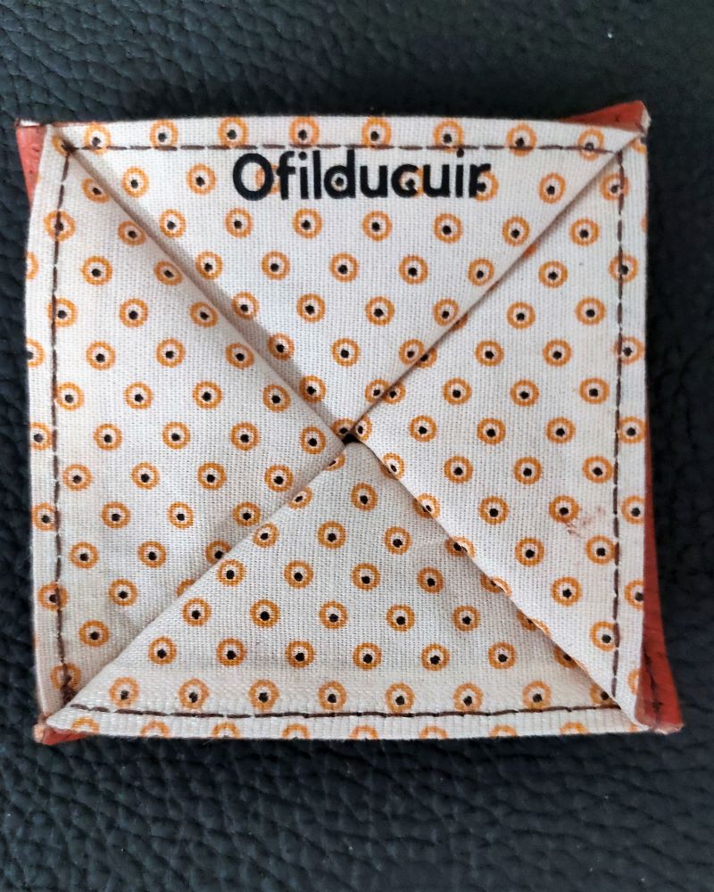 porte-monnaie-origami-cuir-brique-lyon-zoulou-ofilducuir Porte monnaie origami en cuir marron doublé tissu africain ofilducuir zoulou