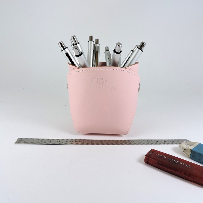 pot-crayon-cuir-ofilducuir-maroquinerie-lyon-rose-pale pot-crayon-cuir-ofilducuir-maroquinerie-lyon-rose pale