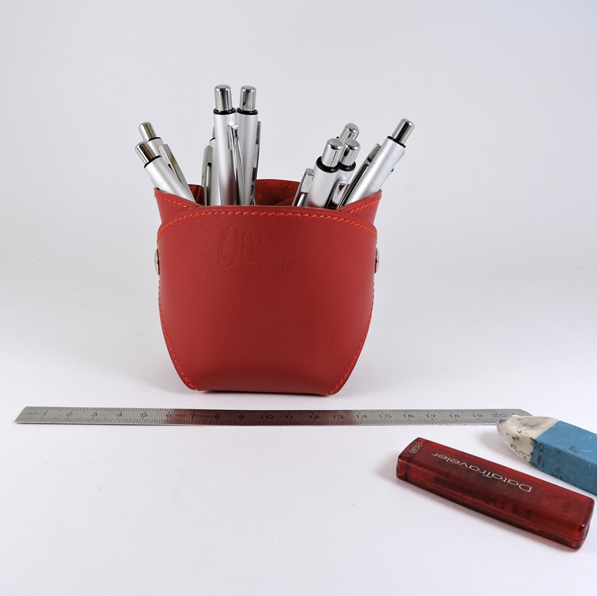 pot-crayon-cuir-ofilducuir-maroquinerie-lyon-rouge pot-crayon-cuir-ofilducuir-maroquinerie-lyon-rouge