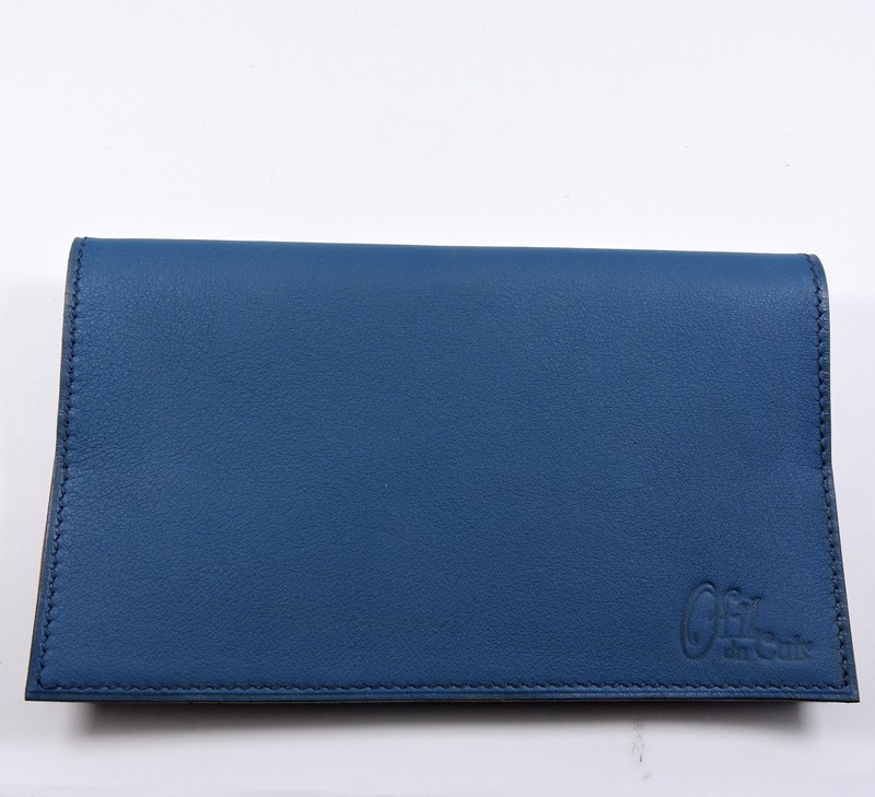 protège-chéquier-cuir-ofilducuir-maroquinerie-Lyon-bleu Protège chéquier cuir accessoire maroquinerie Lyon cuir bleu