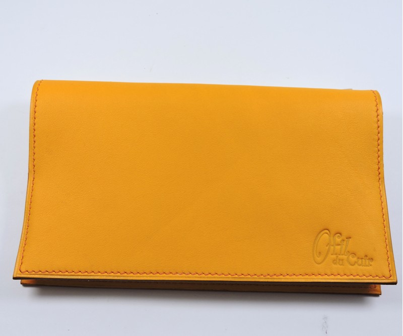 protège-chéquier-cuir-ofilducuir-maroquinerie-Lyon-jaune-orange Protège chéquier cuir accessoire maroquinerie Lyon cuir jaune orangé