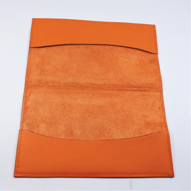 protège-chéquier-cuir-ofilducuir-maroquinerie-Lyon-orange-accessoire Protège chéquier cuir accessoire maroquinerie Lyon cuir orange femme
