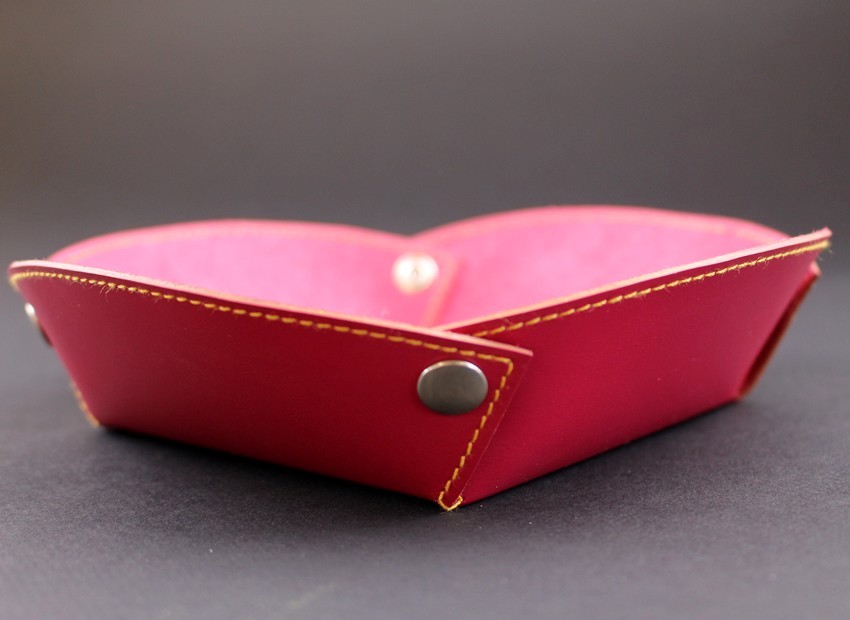 vide-poche-cuir-ofilducuir-maroquinerie-lyon-décoration Vide poches cuir rouge accessoires maroquinerie lyonbureau cuir ofilducuir