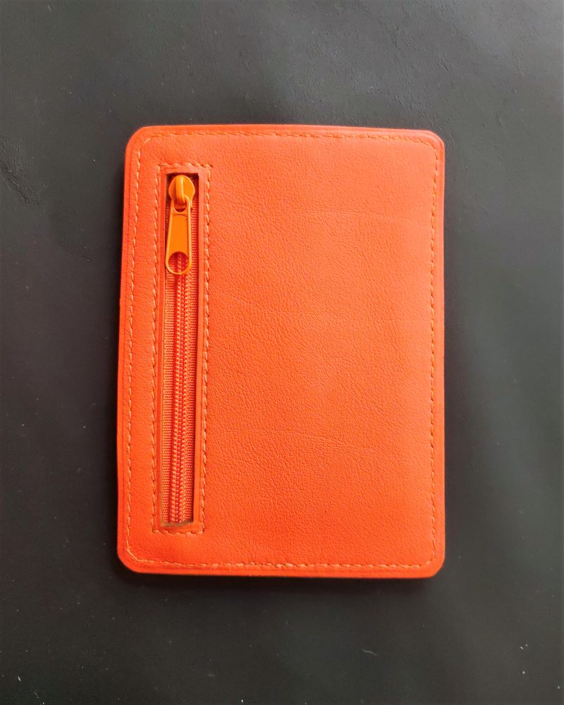 Porte-carte-bancaire-portefeuille-cuir-rouge-orange-marine-accessoires-maroquinerie-lyon Porte cartes bancaire et carte d'identité en cuir orange maroquinerie artisanale française Lyon