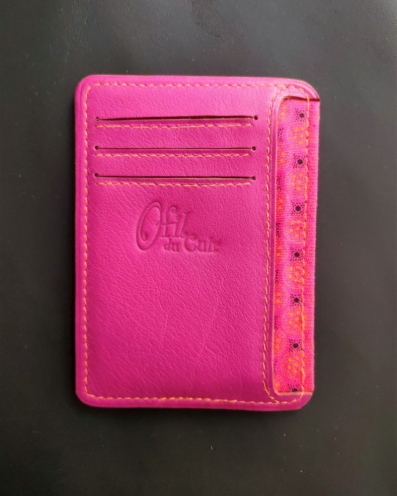 Porte-carte-portefeuille-cuir-fuchsia-accessoires-maroquinerie-lyon-ofilducuir Porte cartes bancaire et carte d'identité en cuir fuchsia maroquinerie artisanale française Lyon