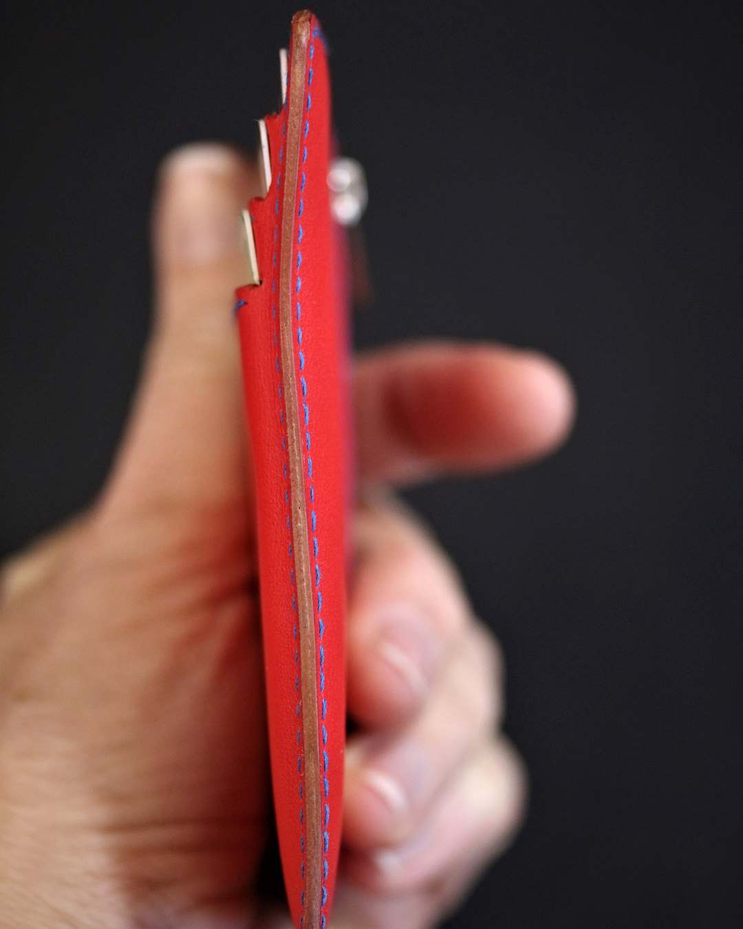 Porte-cartes-minimaliste-en-cuir Porte cartes minimaliste en cuir rouge