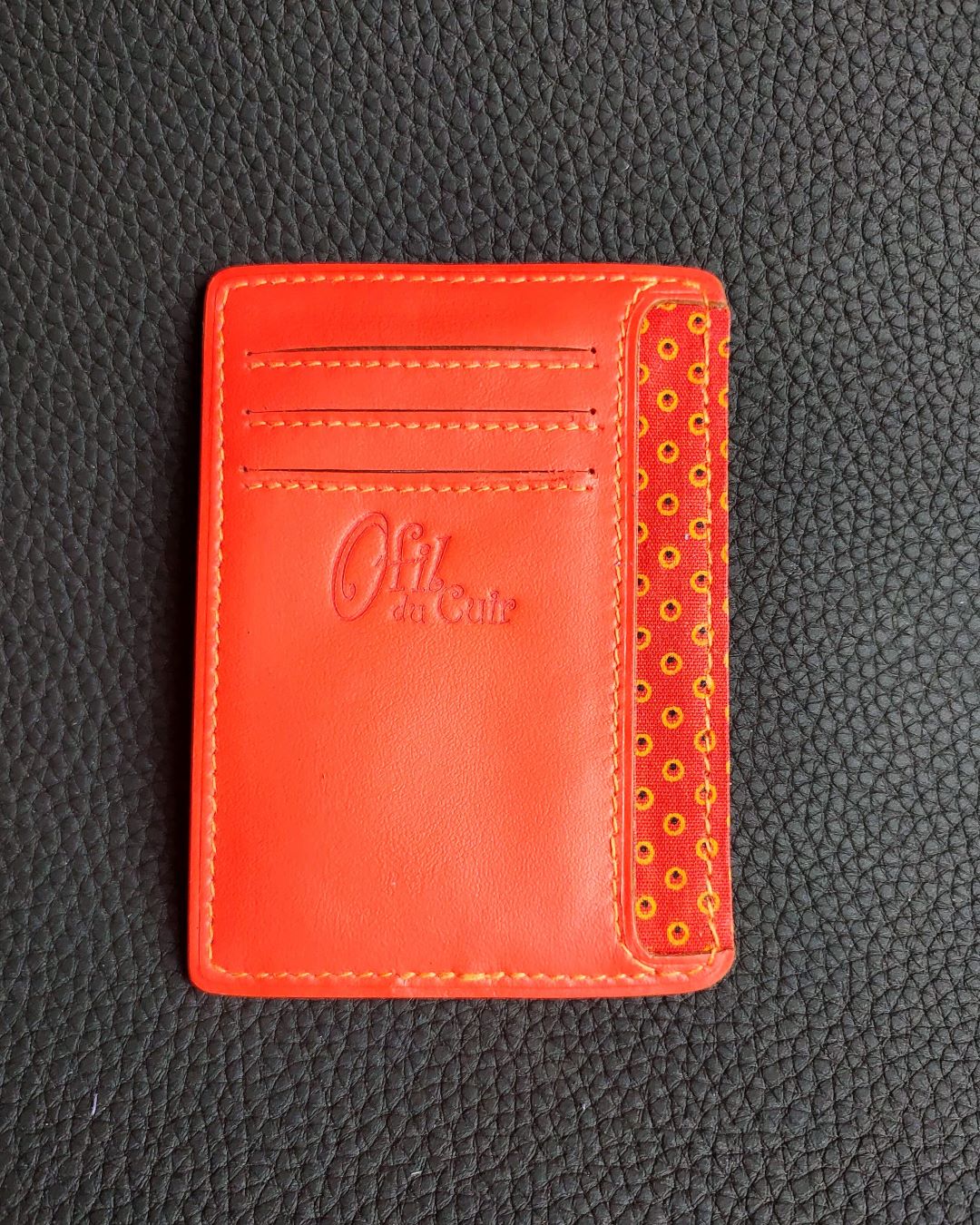 porte-carte-portefeuille-cuir-rouge-lyon-ofilducuir Porte carte ultra fin un portefeuille minimalisme en cuir rouge et tissu africain