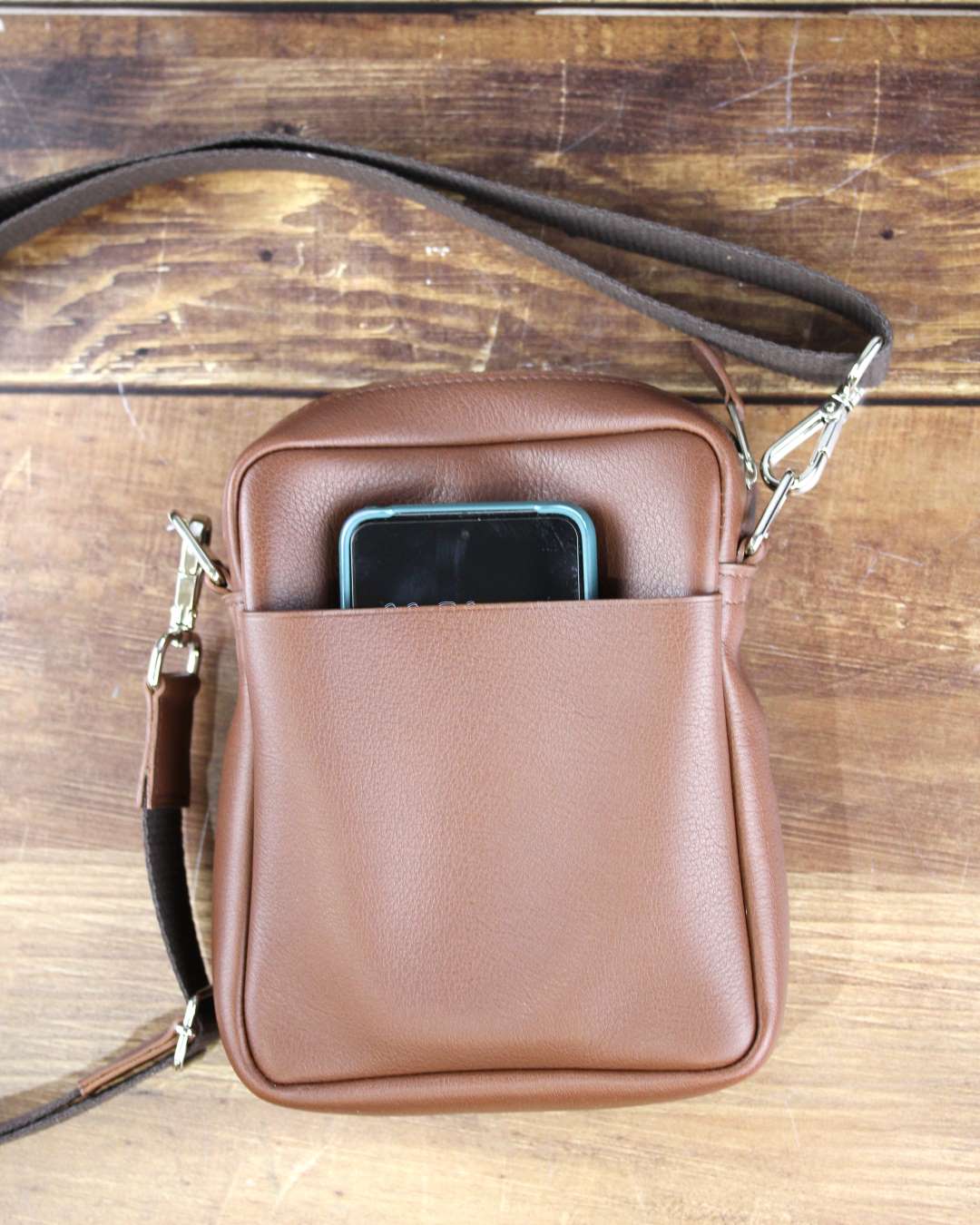 Sacoche-bandoulière-pour-homme-en-cuir-marron Sacoche bandoulière en cuir marron pour homme