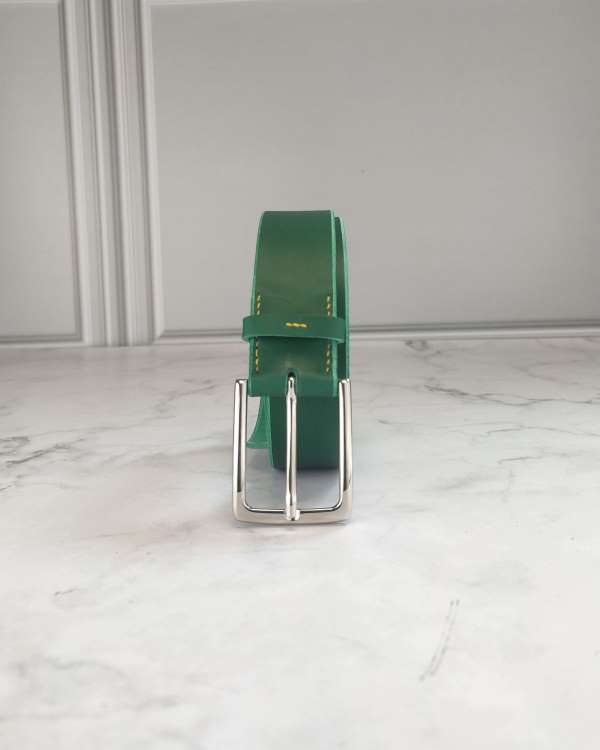 Ceinture cuir végétal vert cousue main lyon