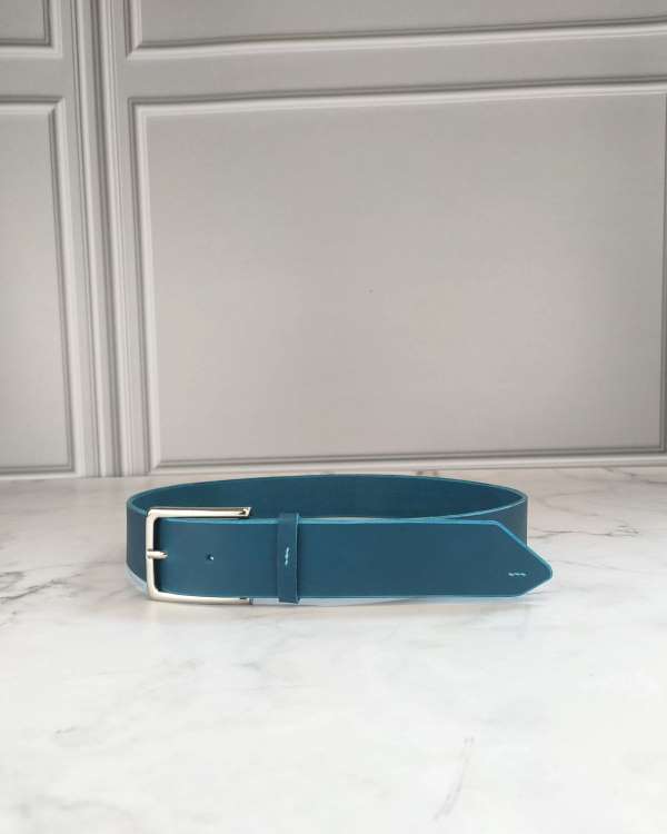 Ceinture-cuir-vegetal-cousue-main-maroquinerie-lyon-ofilducuir Ceinture cuir végétal bleu cousue main à lyon