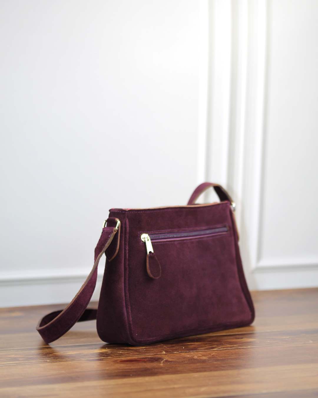 Sac-en-cuir-ofilducuir Sac épaule en cuir Lily, avec sa bandoulière : cuir velours aubergine