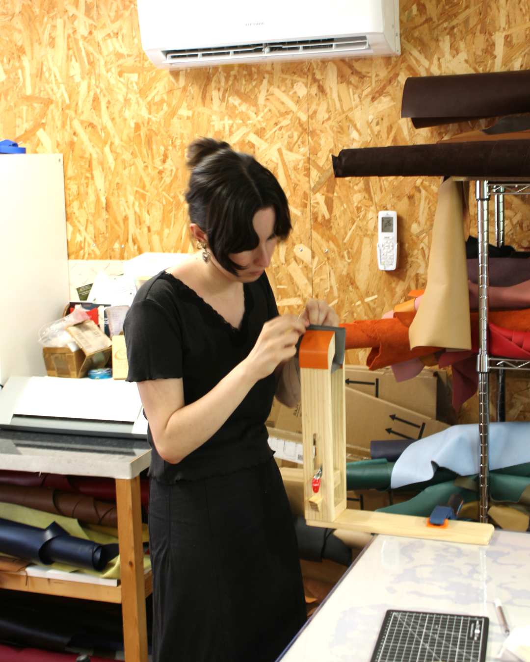 Atelier créatif sur la fabrication d'un porte carte en cuir cousu à la main