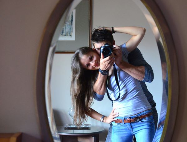 Noces de cuir : célébrez votre complicité avec de magnifiques cadeaux en cuir